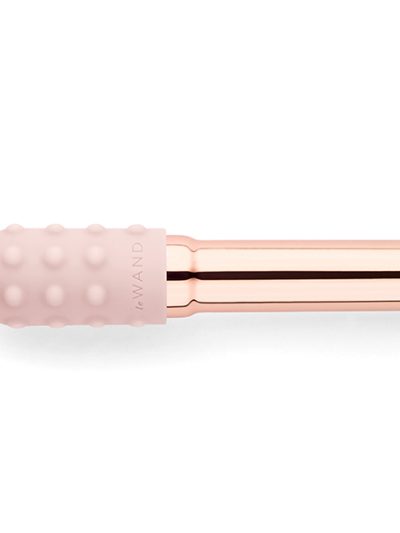 E32769 400x533 - Le Wand - Grand Bullet Rechargeable Vibrator Rose Gold
